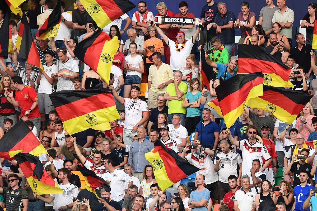 爱游戏官方入口-精彩欧洲足球对决掀起球迷狂热，角逐激烈的简单介绍