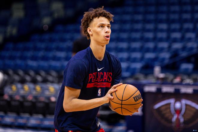 华登快节奏进攻,轻松击败对手 华登快节奏进攻,轻松击败对手