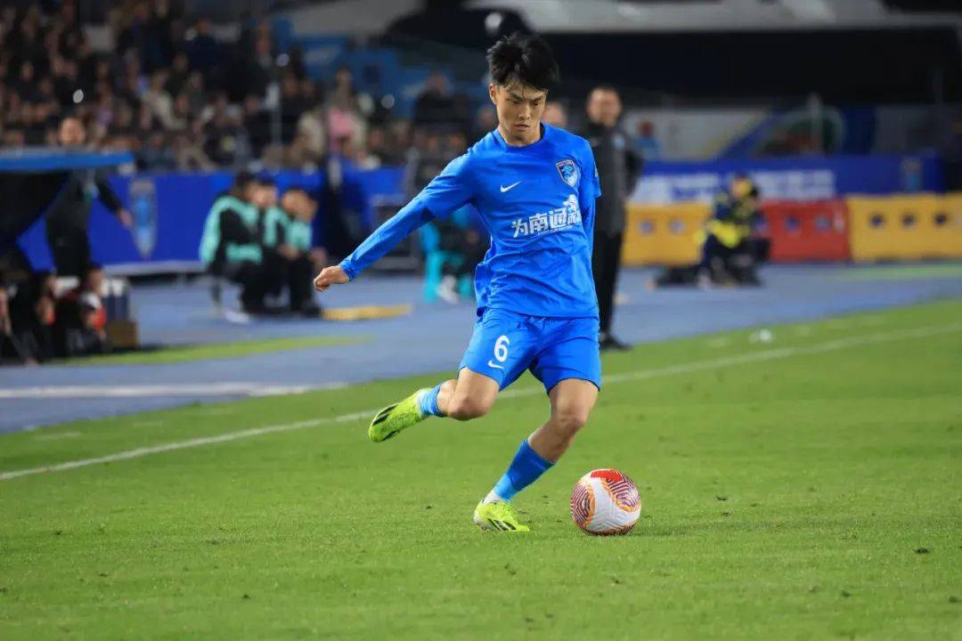 爱游戏官网网页版入口-关于江苏队取得突破，球队整体向上发展的信息