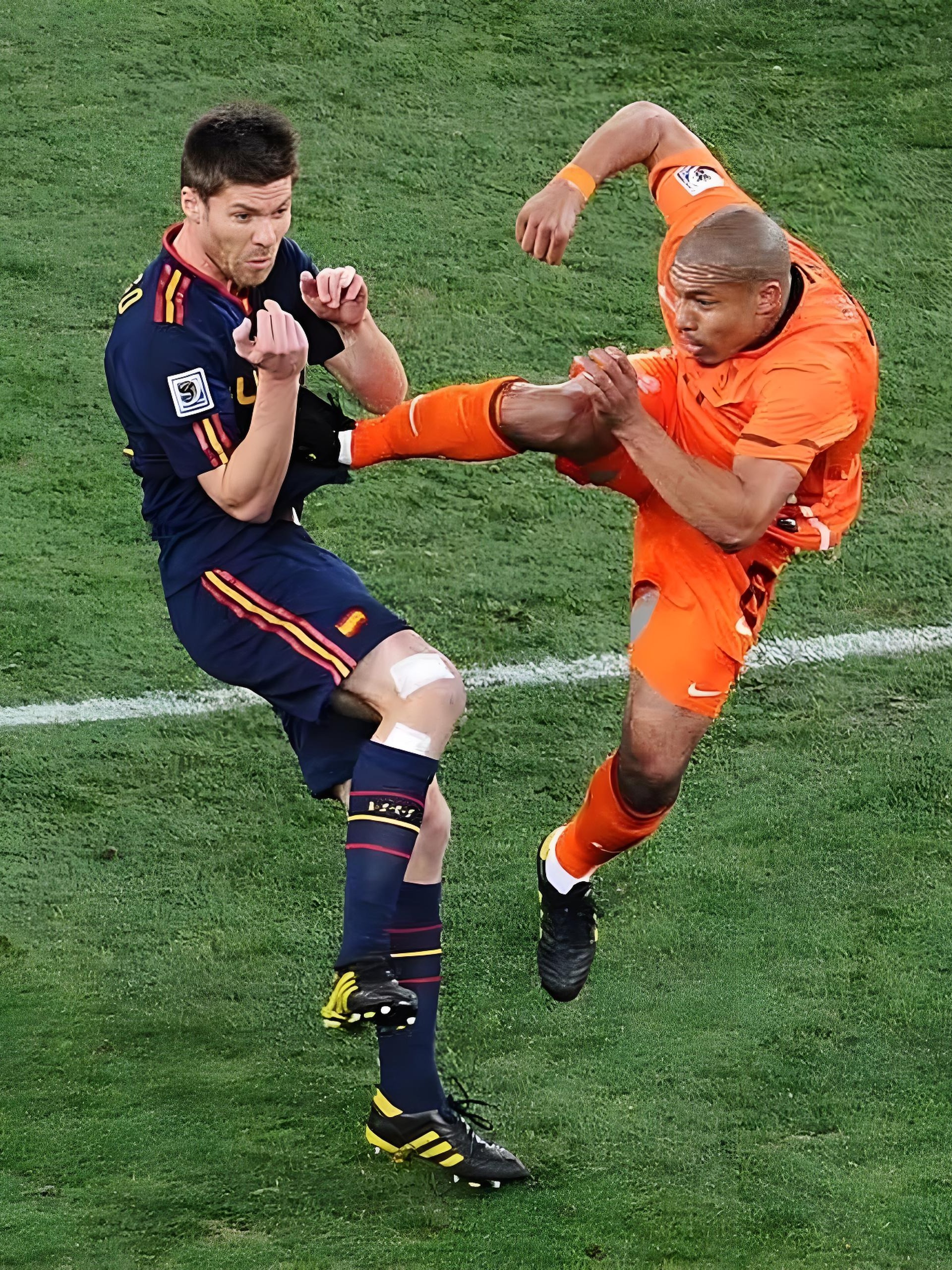 爱游戏app-足球场上的激情碰撞令人陶醉