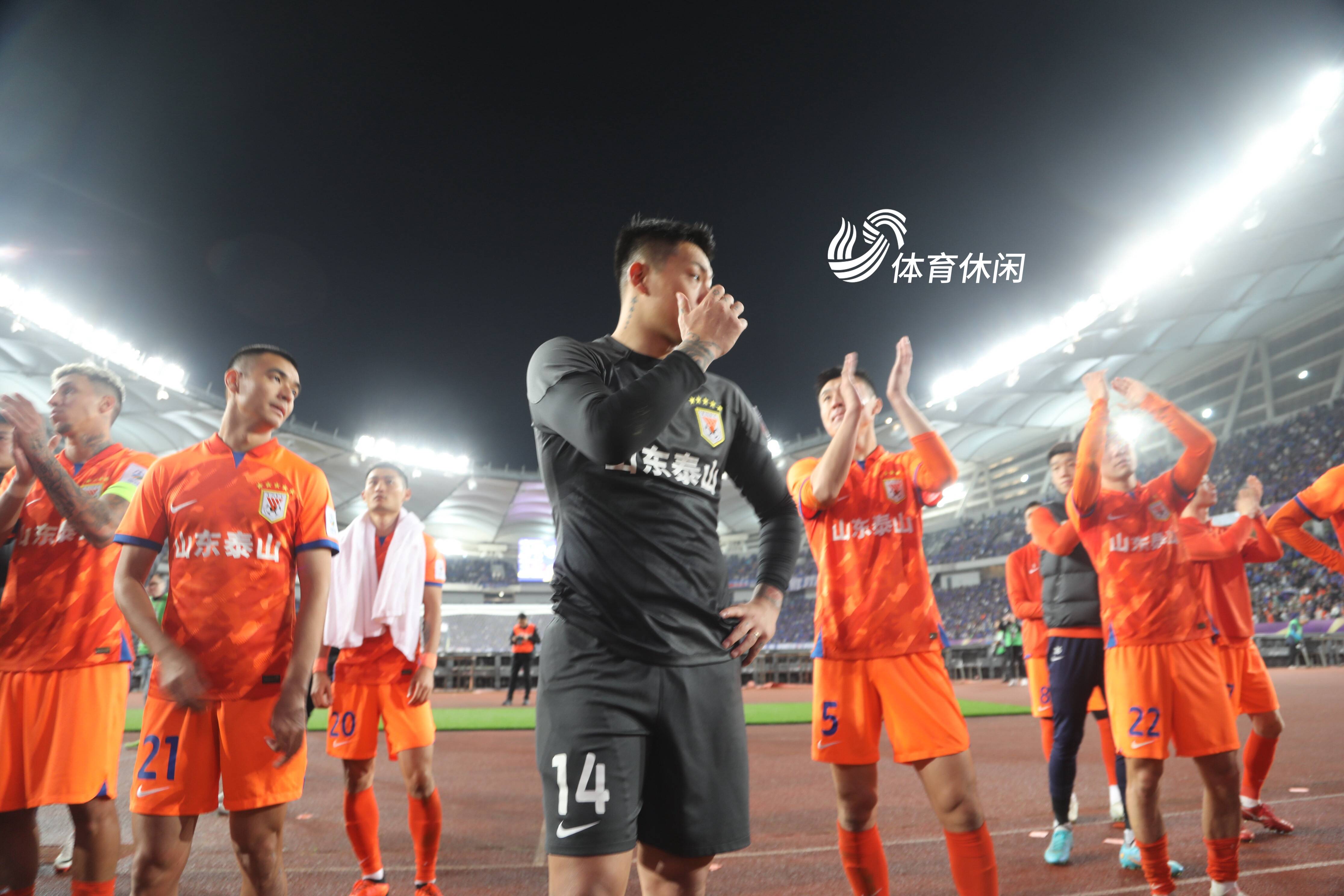 包含天津天海客场击败山东鲁能，豪取三分的词条