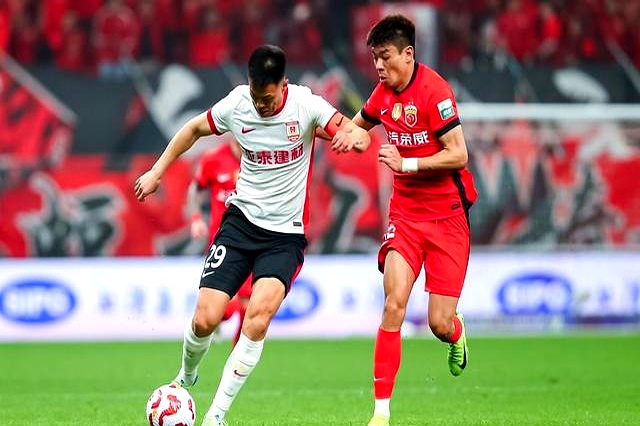 爱游戏官网入口-中超战火重燃，球迷热情高涨，各队备战的简单介绍