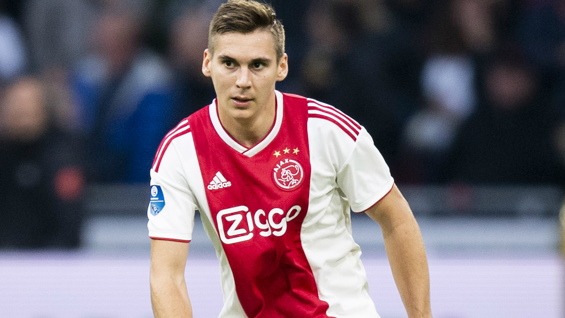 阿贾克斯新晋球星闪耀登场，成为球队未来希望的简单介绍