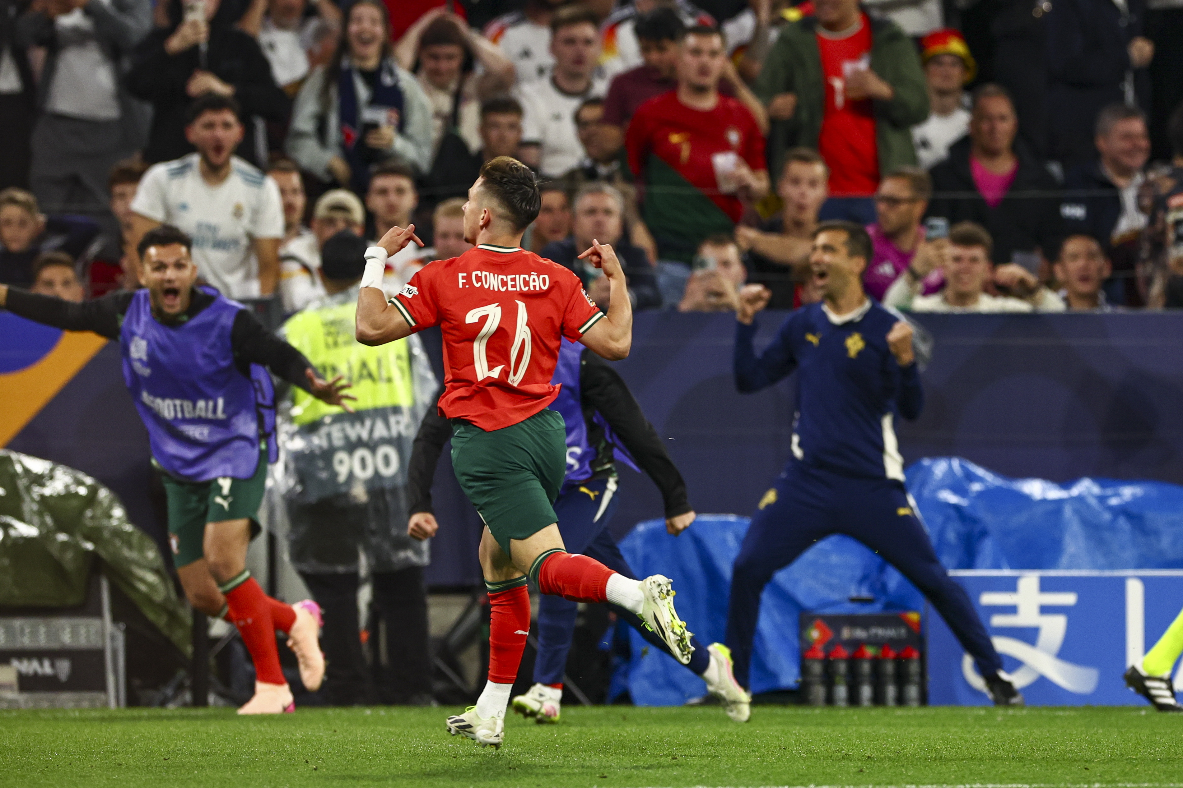 爱游戏官网-欧洲各国足球队斗志昂扬，力争胜利晋级淘汰赛的简单介绍