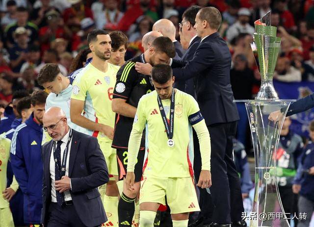 包含情绪高涨的球场上，看哪支球队最终能够拔得头筹？的词条