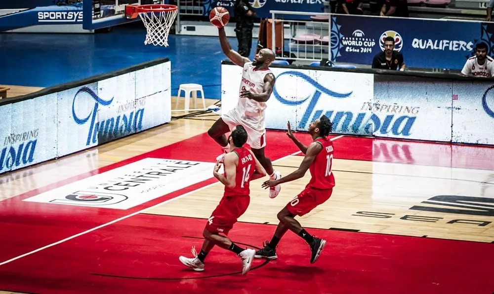 爱游戏官网-摩洛哥篮球队配合默契实现逆转