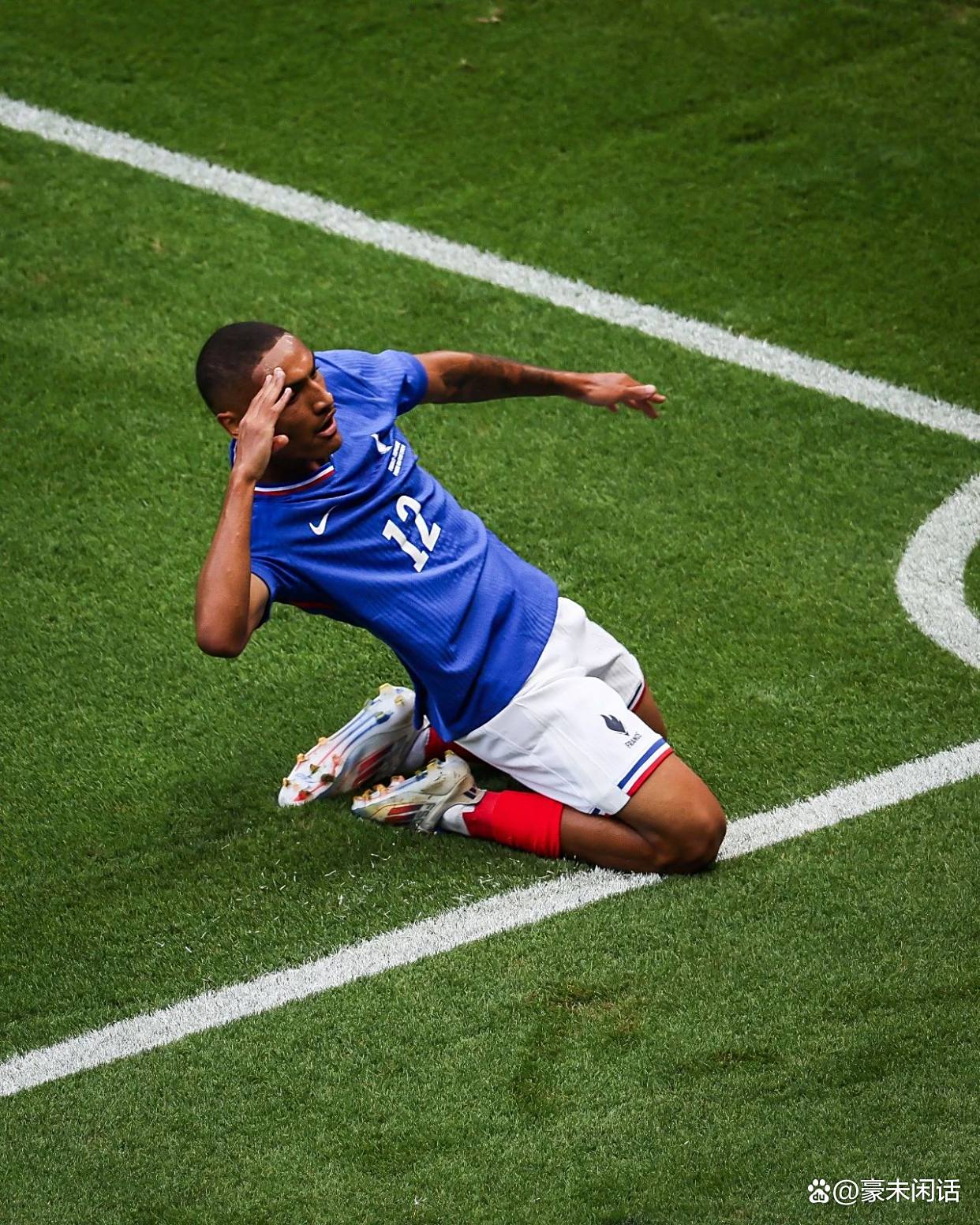 爱游戏网页版-精湛技艺惊艳世界，足球狂热恍惚的简单介绍