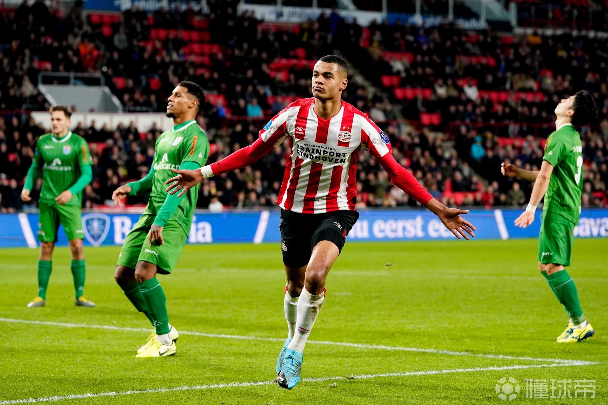 阿贾克斯客负利物浦萨乌尔破门的简单介绍