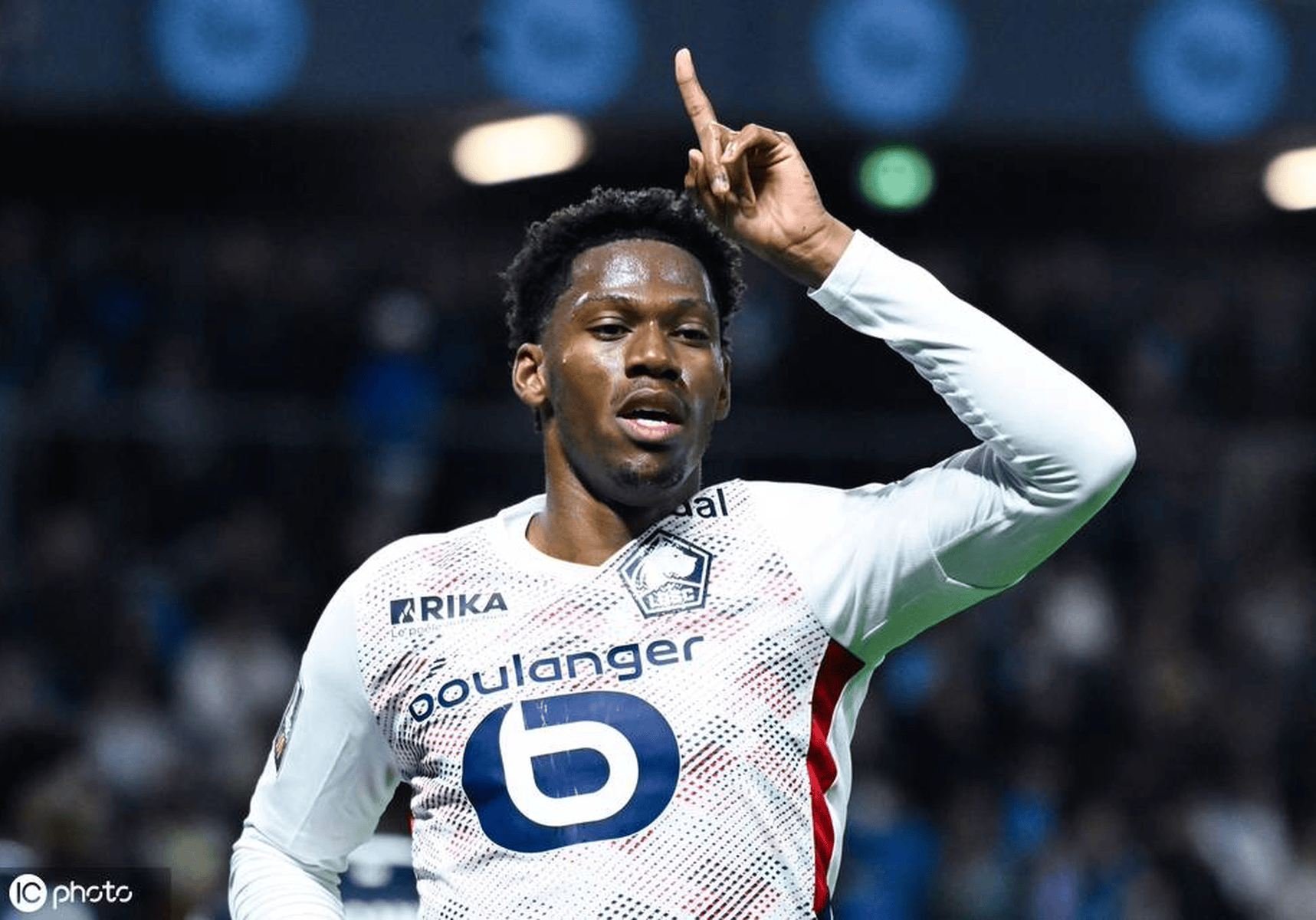 包含勒阿弗尔比赛，全神贯注备赛的词条