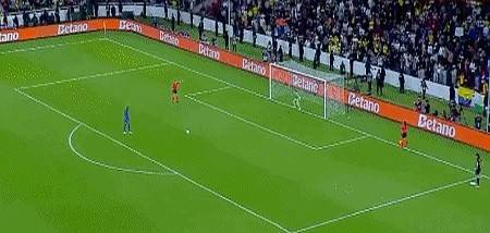 爱游戏app下载-巴西女足队全力备战国际杯赛，力求斩获好成绩