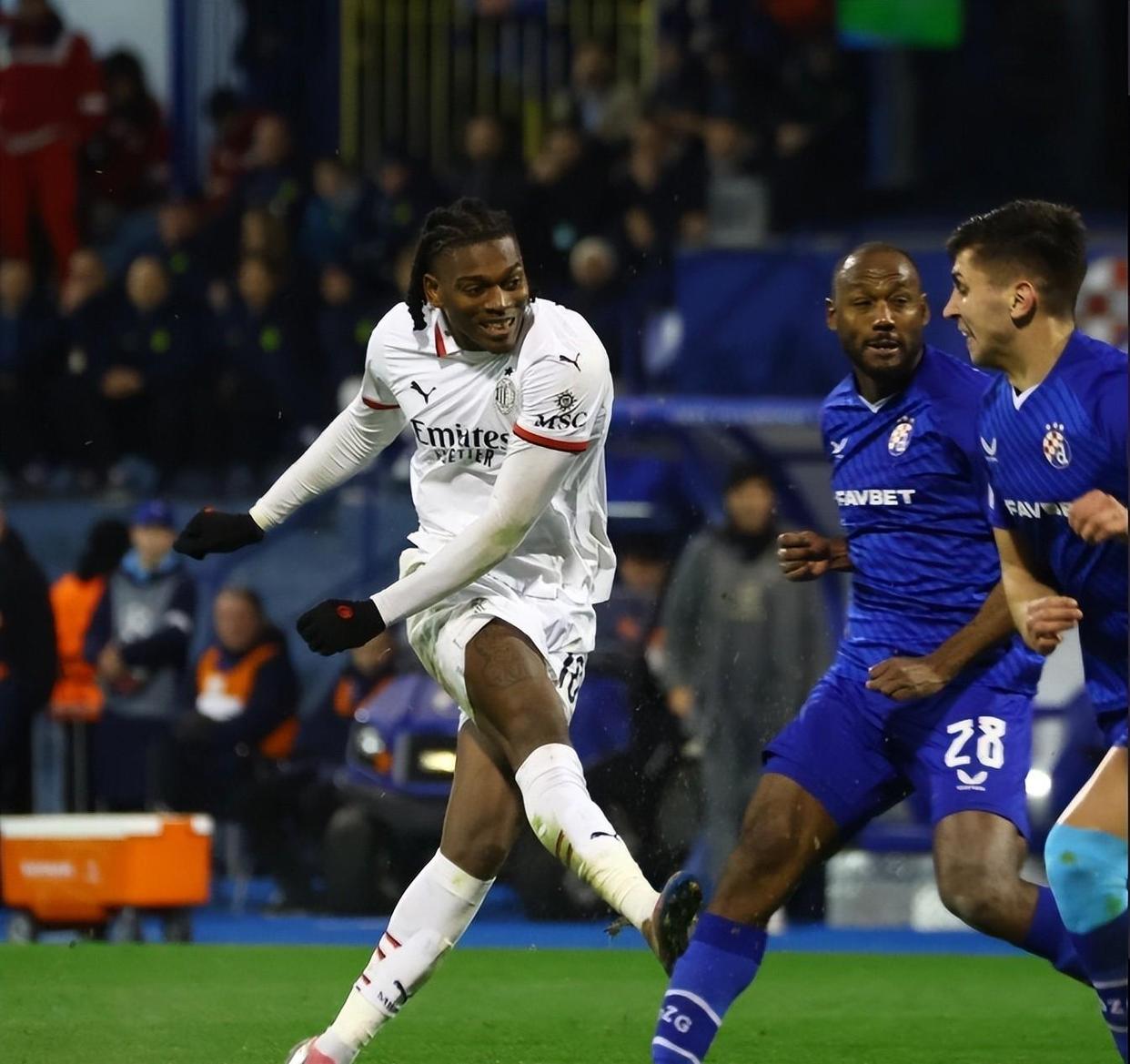 尤文图斯客场逆转战胜AC米兰