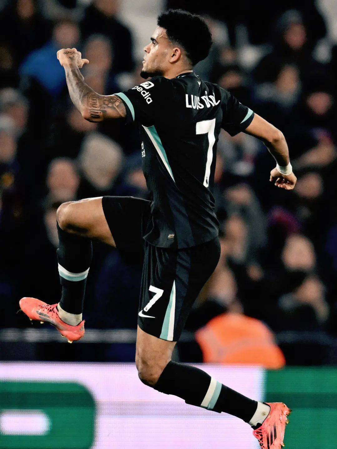 爱游戏网页版-利物浦主场-横扫西汉姆，领跑积分榜优势明显的简单介绍