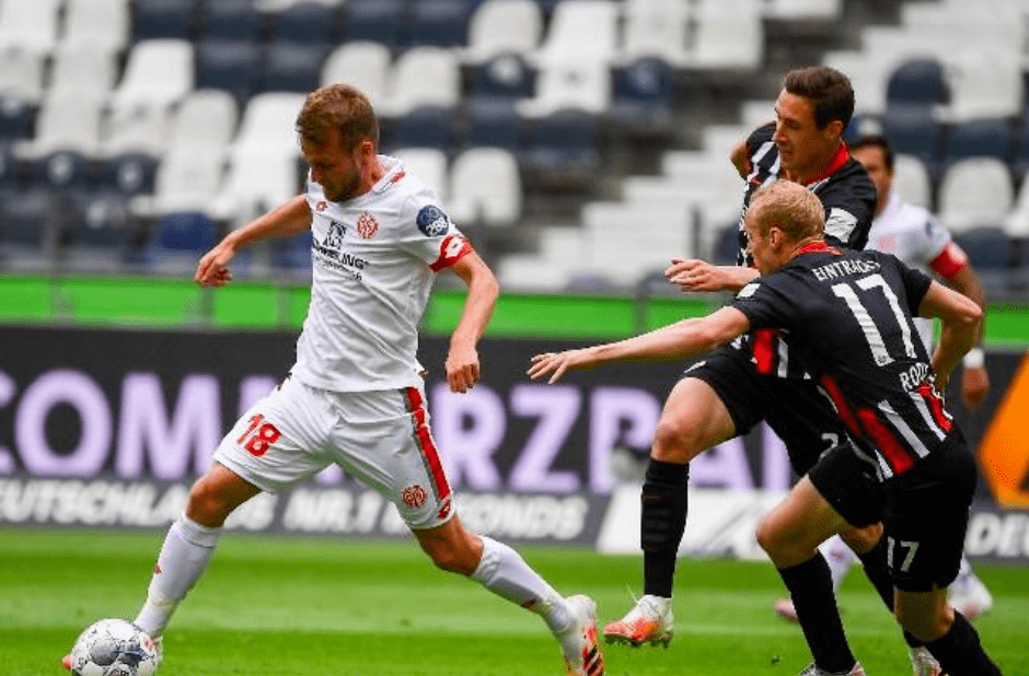 包含斯图加特再战多特蒙德，能否再创奇迹？的词条