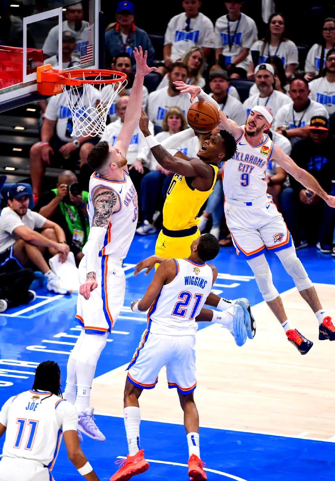 爱游戏体育官网-雷霆胜猛龙，雷霆整体被动反击，凭借关键进攻赢得比赛的简单介绍