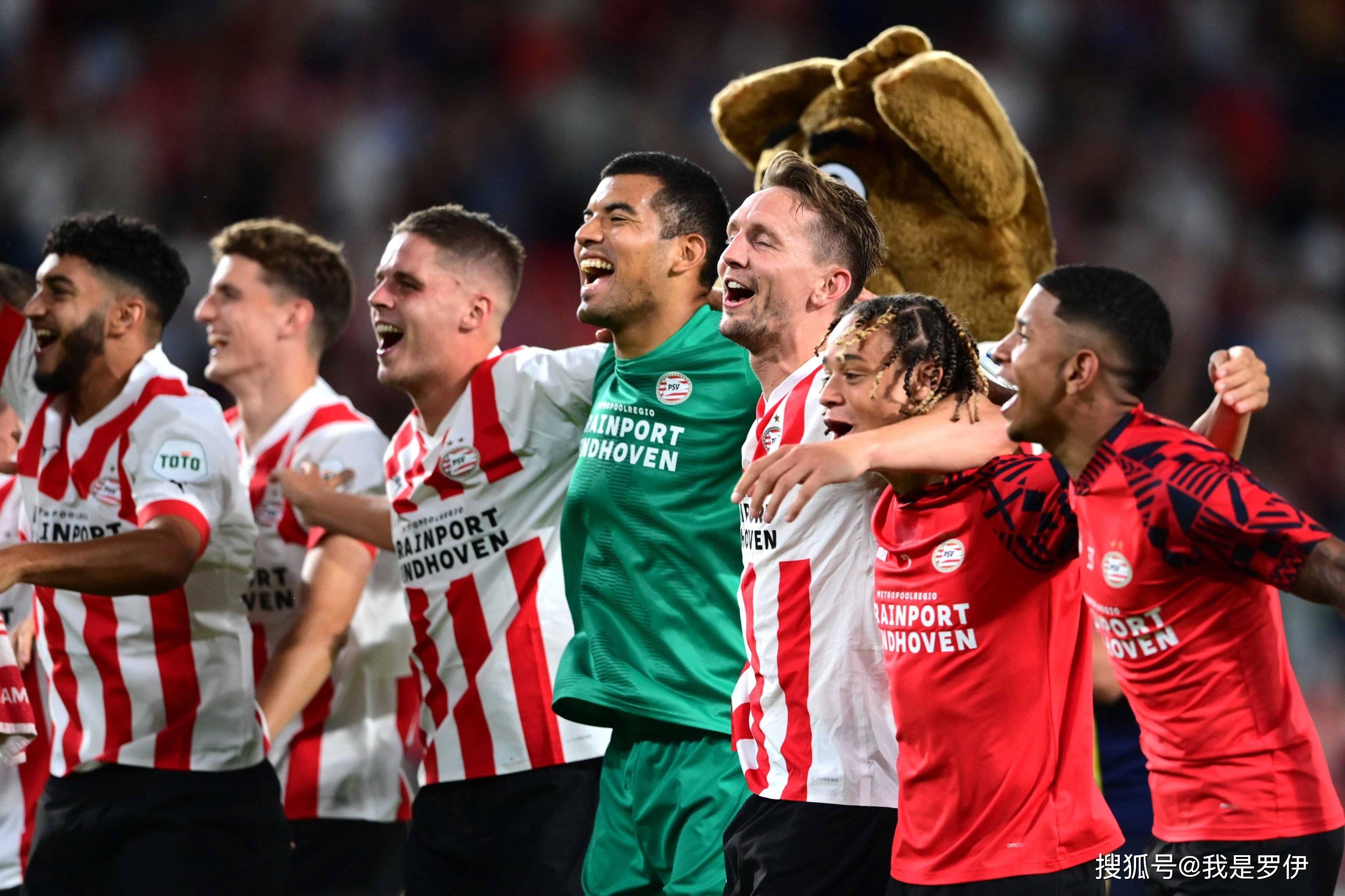 爱游戏官网-包含埃因霍温惊艳亮相，波尔图饮恨告终的词条